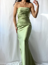 Load image into Gallery viewer, Stunning Y2K Strapless Chartreuse Satin Ruched Full Length Gown (S/M)