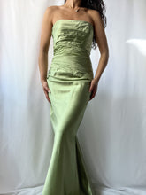 Load image into Gallery viewer, Stunning Y2K Strapless Chartreuse Satin Ruched Full Length Gown (S/M)
