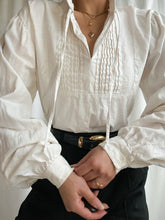 Load image into Gallery viewer, 1960’s Ivory 100% Linen Blouse
