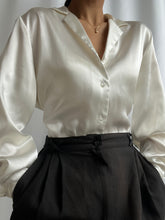 Load image into Gallery viewer, 90&#39;s Vintage Satin Ivory Button Up Blouse- Made in USA (XS-L)
