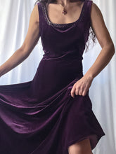 Load image into Gallery viewer, 90’s Velvet Eggplant Purple Maxi Gown (M-XL)
