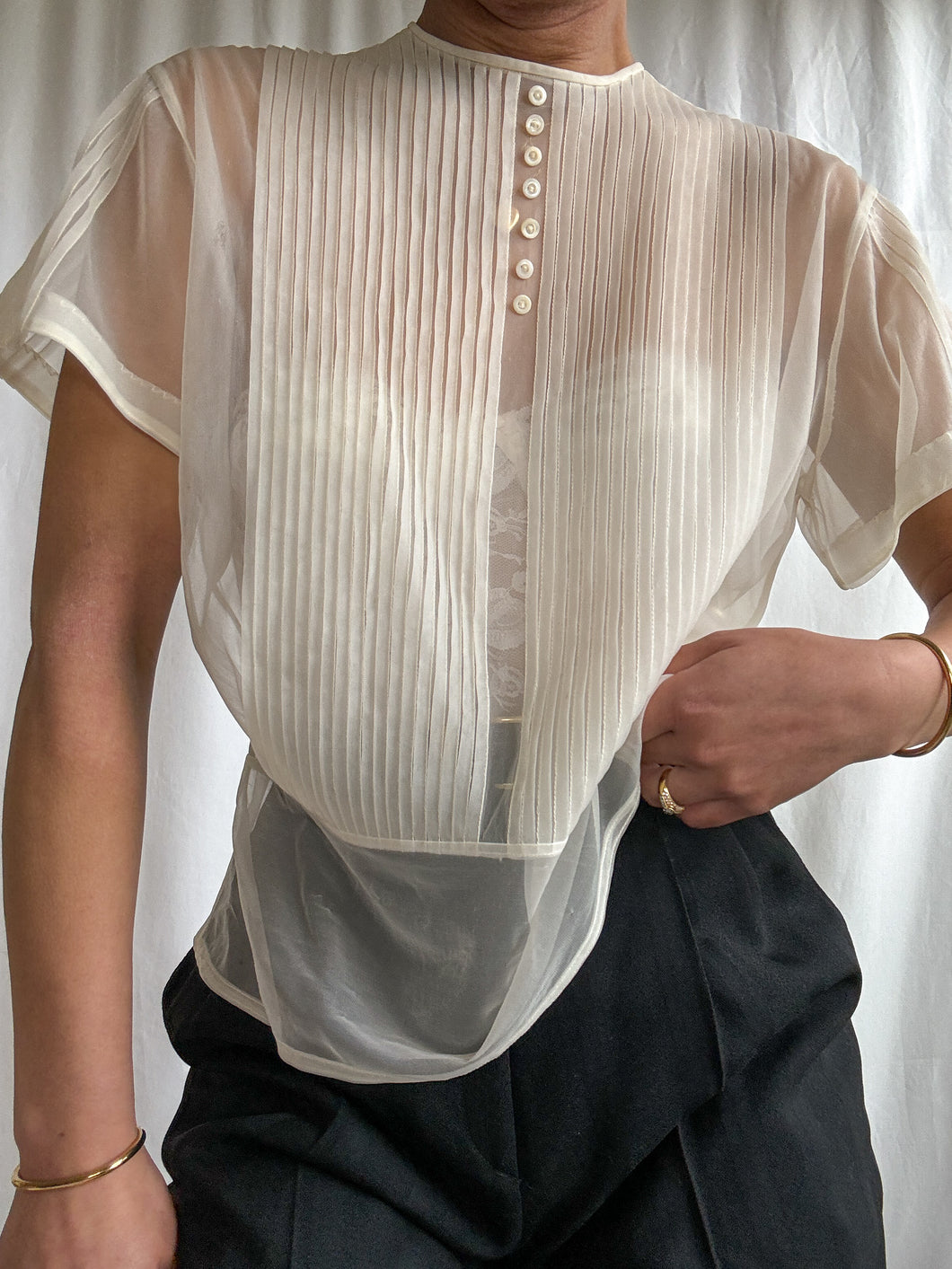 1960’s Sheer Cream Blouse (XS-M)
