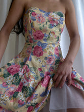 Load image into Gallery viewer, Ethereal 1980’s Stunning Floral Summer Halter Dress (XS-M)
