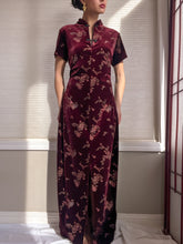 Load image into Gallery viewer, 1990’s Classic Maroon Velour Wildflower Print Cheongsam (M/L-XL)
