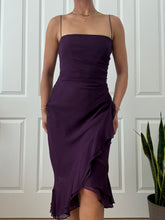 Load image into Gallery viewer, Vintage 1990's 100% Silk Cascading Evening Summer Gown (M/L)
