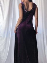 Load image into Gallery viewer, 90’s Velvet Eggplant Purple Maxi Gown (M-XL)
