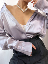 Load image into Gallery viewer, 1990&#39;s Vintage Lilac Charmeuse Silk Button Up Blouse (M-XL)
