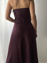 Load image into Gallery viewer, 100% Silk Mulberry Purple Strapless Summer Gown by Ann Taylor (M)
