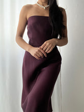 Load image into Gallery viewer, 100% Silk Mulberry Purple Strapless Summer Gown by Ann Taylor (M)
