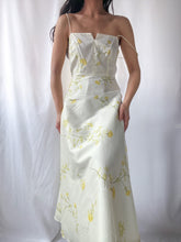 Load image into Gallery viewer, 90’s Buttercream Yellow Floral Cotton Spring Tea Dress by Moda International (XS/S)
