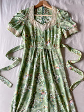 Load image into Gallery viewer, Handmade 1960’s/70’s Vintage Floral Print Prairie Dress (XS- S)
