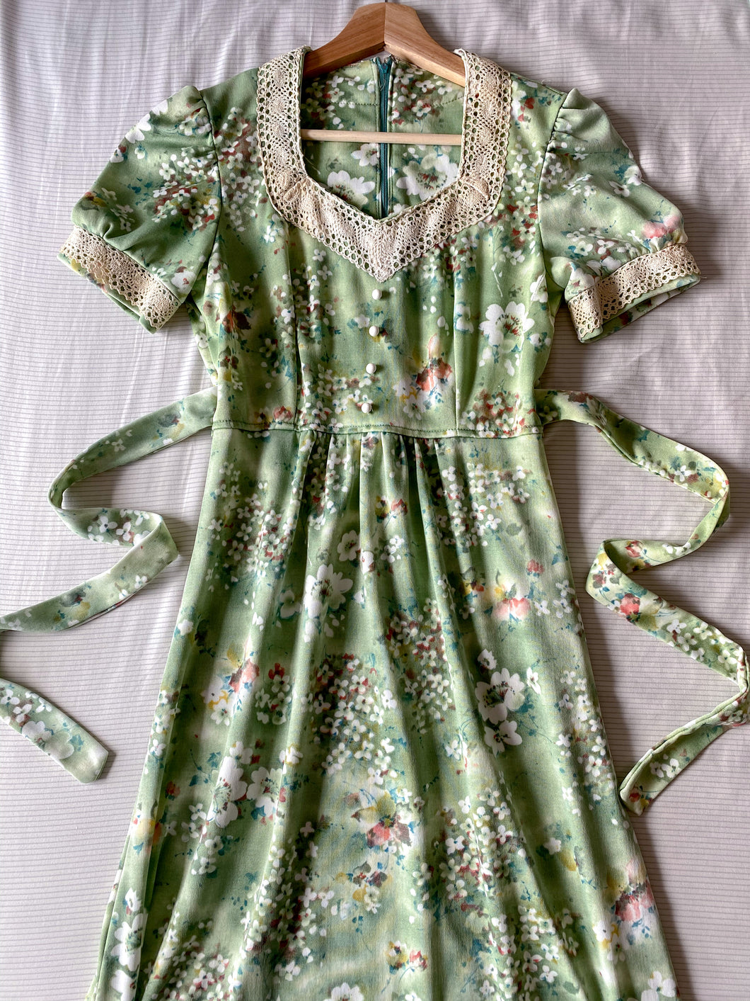 Handmade 1960’s/70’s Vintage Floral Print Prairie Dress (XS- S)