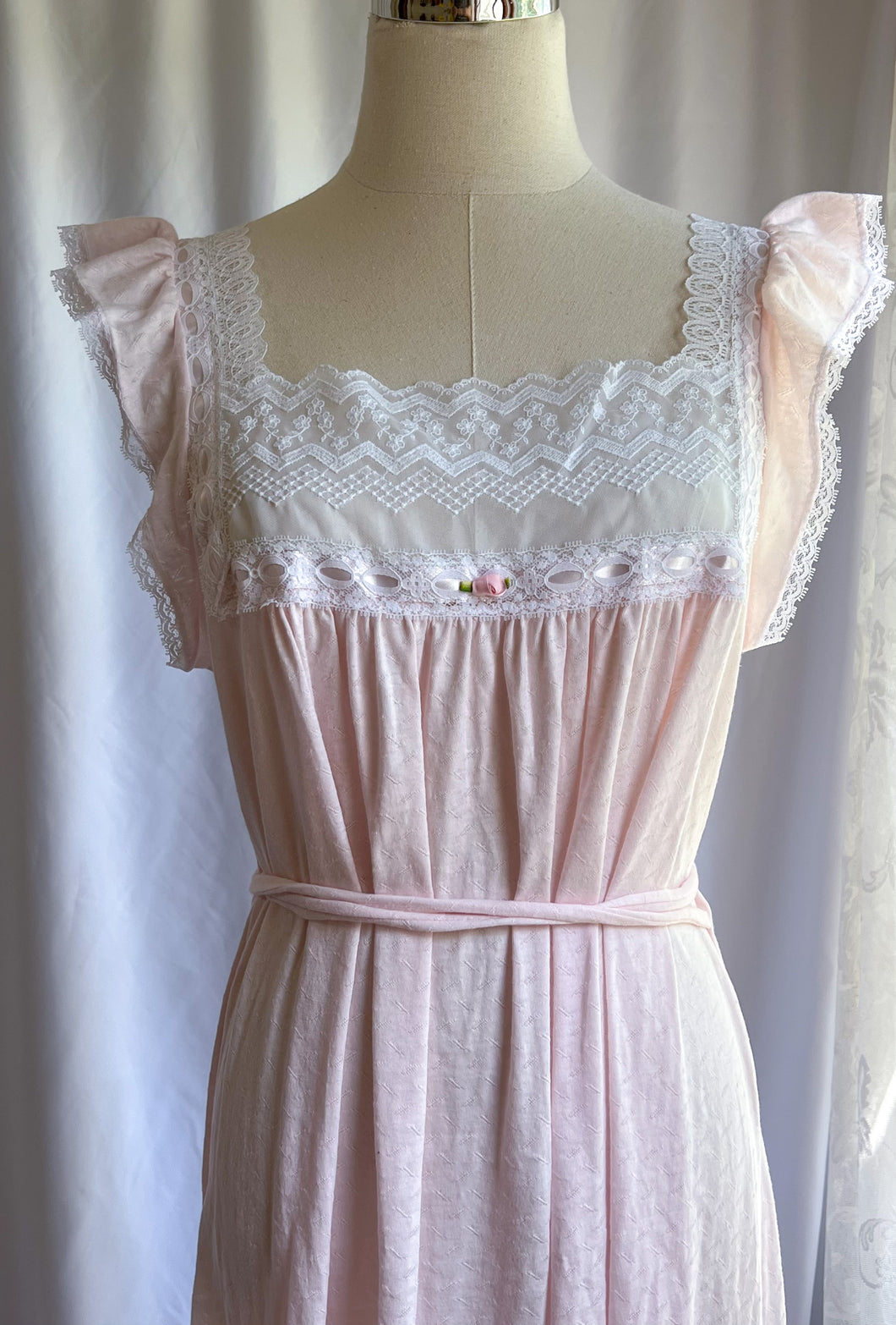 Vintage 1970’s Reworked Lace Detailed Cotton Nightgown (XS-XL)