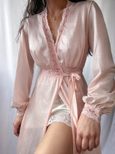 Load image into Gallery viewer, 1980&#39;s Vintage Fitted Duster with Lace Trim- Made in USA (XS-M)
