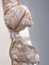 Load image into Gallery viewer, Y2K 2002 Victoria’s Secret Nude &amp; White Lace Sheer Bra
