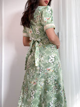 Load image into Gallery viewer, Handmade 1960’s/70’s Vintage Floral Print Prairie Dress (XS- S)
