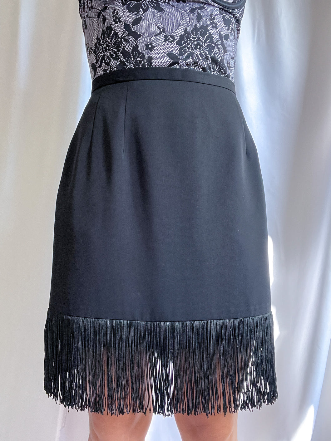 90’s Vintage Harvé Benard Fringe Pencil Skirt (Medium-Large)