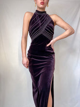 Load image into Gallery viewer, 1990's Vintage Caché Velvet Evening Gown (M/L)
